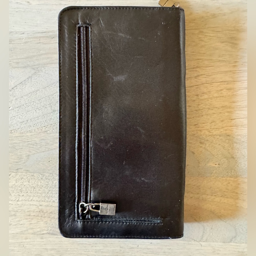Perlina New York Vintage Black Leather Travel Wallet - supple feel - Picture 2 of 7